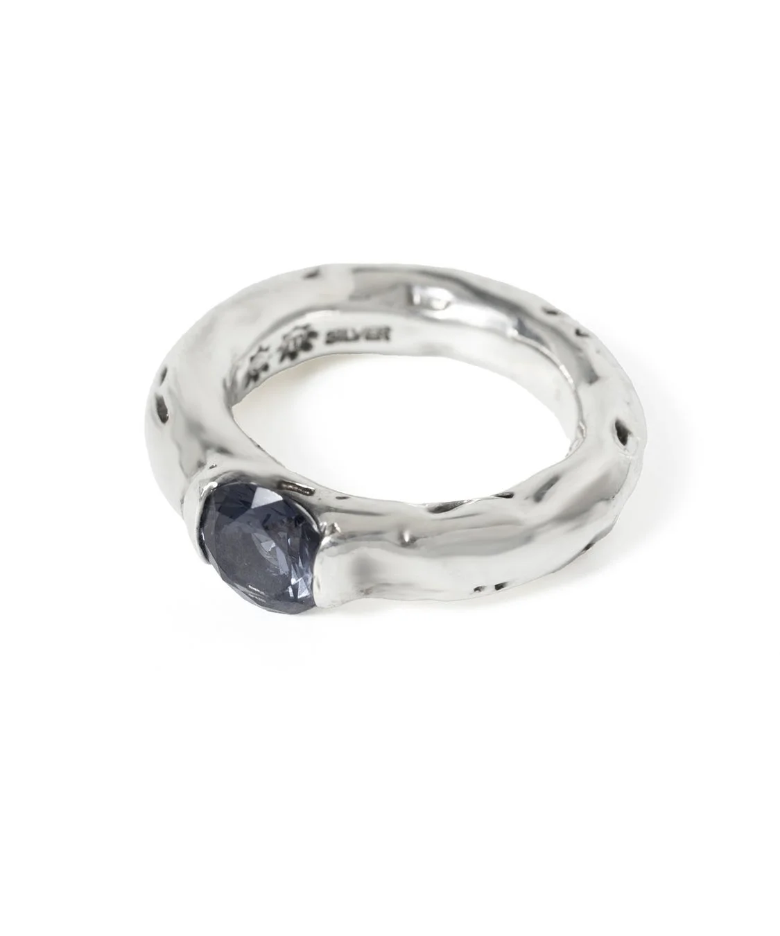 いぶし加工のアームにカラーストーンをセッティングしたリング