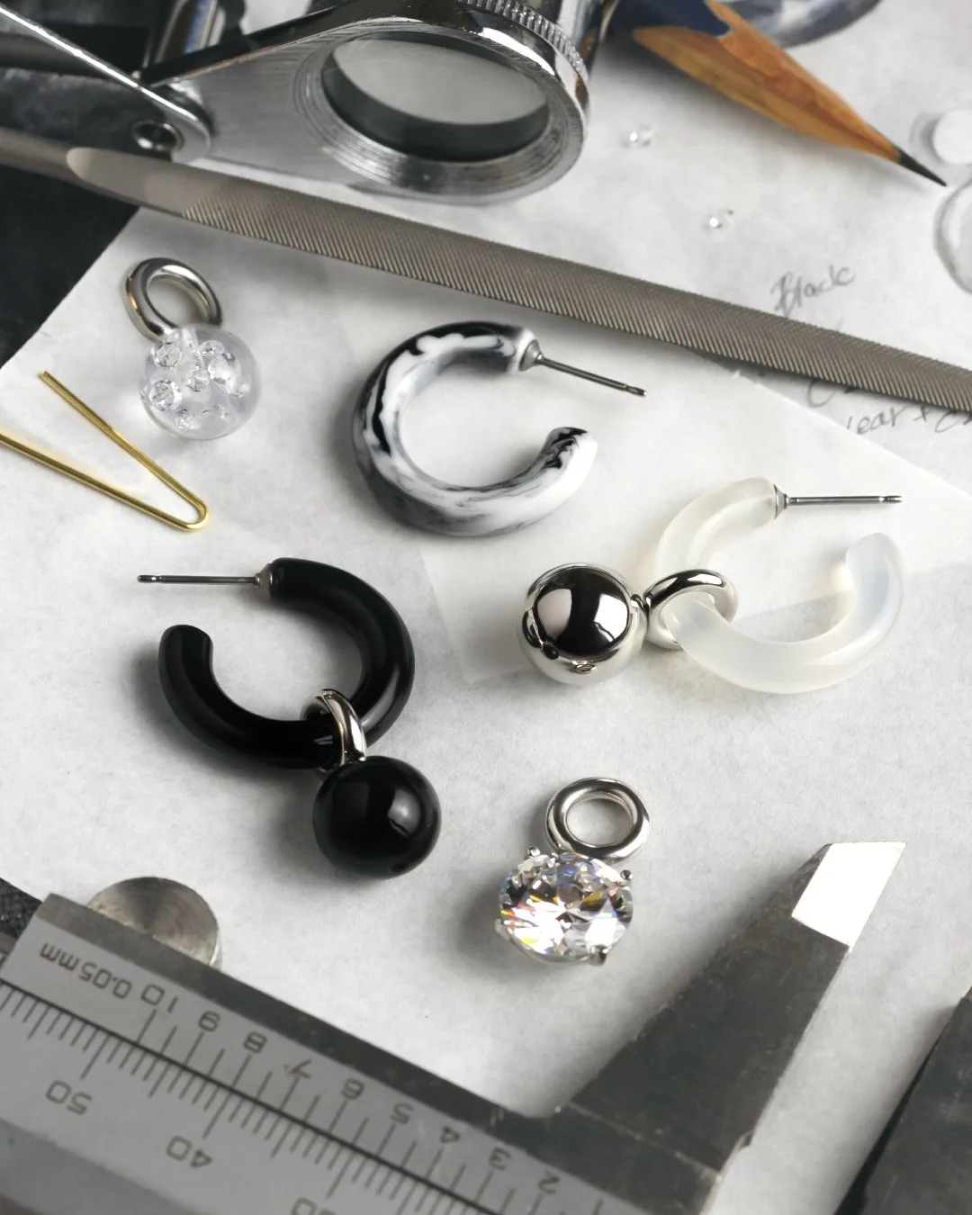 Monochrome Jewelry -Pierced Earring- 制作風景