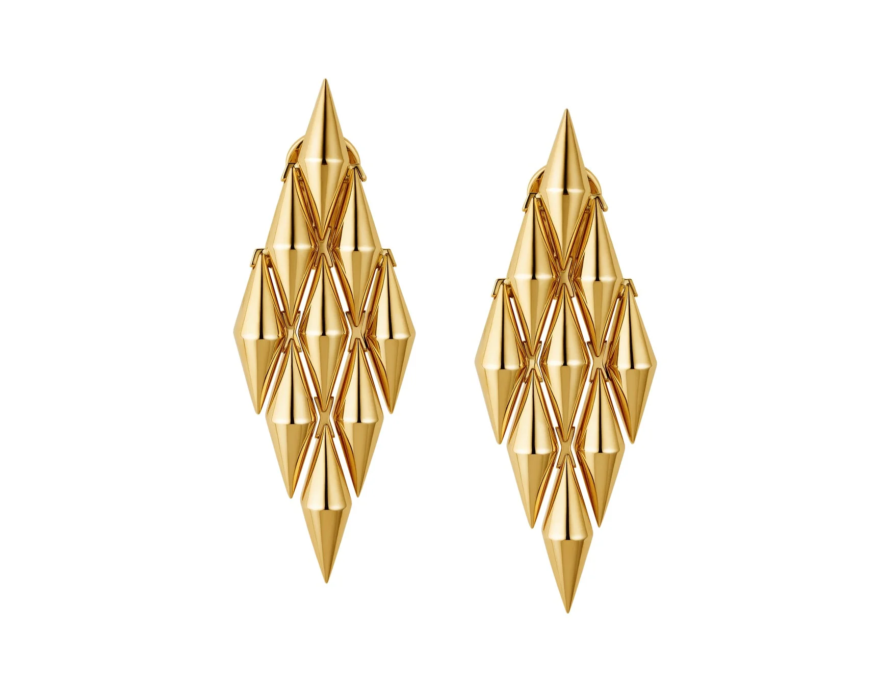 複数のゴールドの円錐形が連なったデザインのピアス
