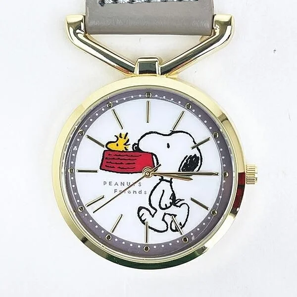 グレージュレザーのスヌーピーウォッチ文字盤