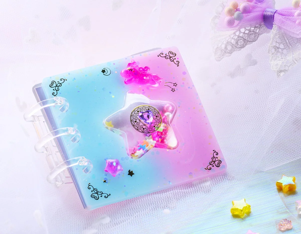 ゆめかわいいデザインのミニバインダー