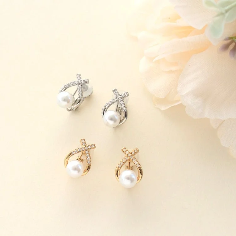 ビジューバタフライ Tineaイヤリングの商品画像